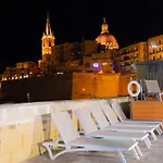 Villa Waterfront With Pool And Jacuzzi