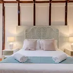 Waterfront With Pool And Jacuzzi Villa La Valeta