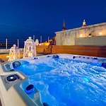 Waterfront With Pool And Jacuzzi *