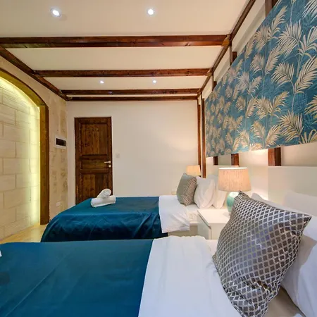 ヴィラ Waterfront With Pool And Jacuzzi バレッタ