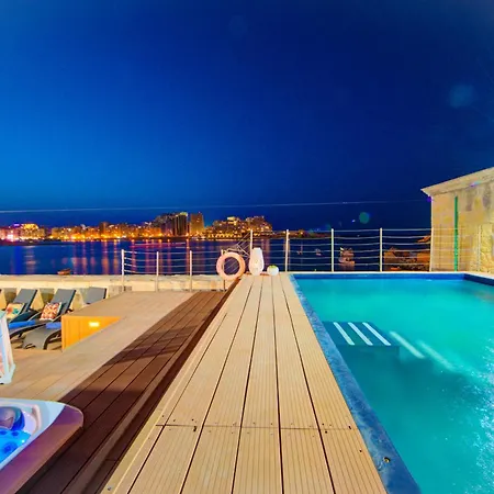 ヴィラ Waterfront With Pool And Jacuzzi *