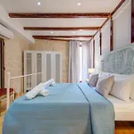Villa Waterfront With Pool And Jacuzzi *