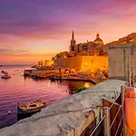 Waterfront With Pool And Jacuzzi Valletta