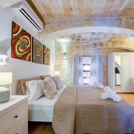 Waterfront With Pool And Jacuzzi Villa *