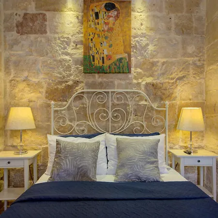 Waterfront With Pool And Jacuzzi *