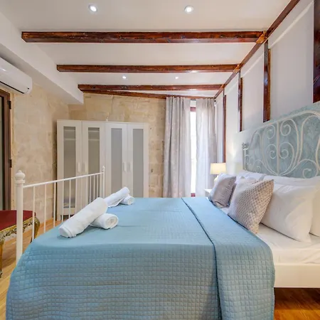 فيلة Waterfront With Pool And Jacuzzi *