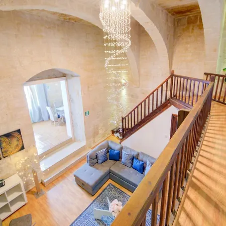 Waterfront With Pool And Jacuzzi Villa