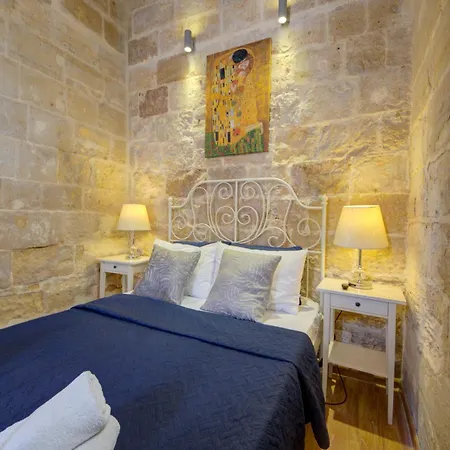 Waterfront With Pool And Jacuzzi *