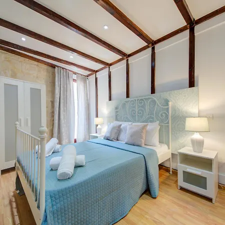 Waterfront With Pool And Jacuzzi Villa Valletta