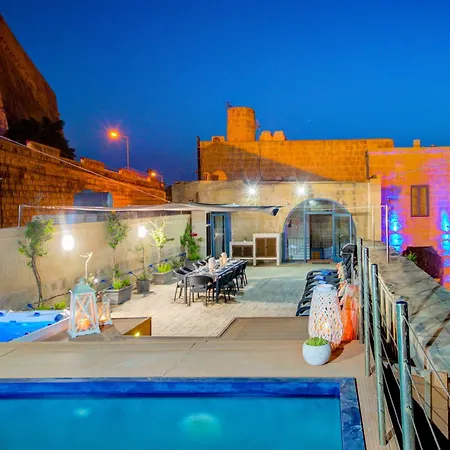 Waterfront With Pool And Jacuzzi Valletta