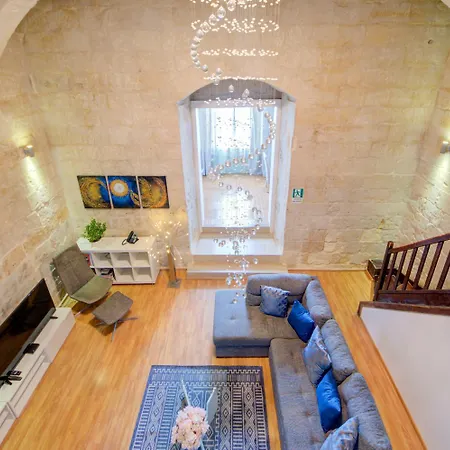 Waterfront With Pool And Jacuzzi *