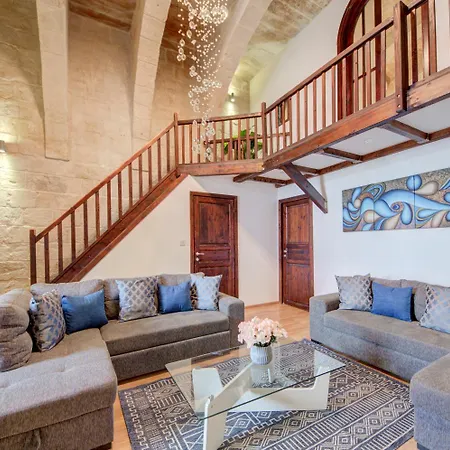 Waterfront With Pool And Jacuzzi *