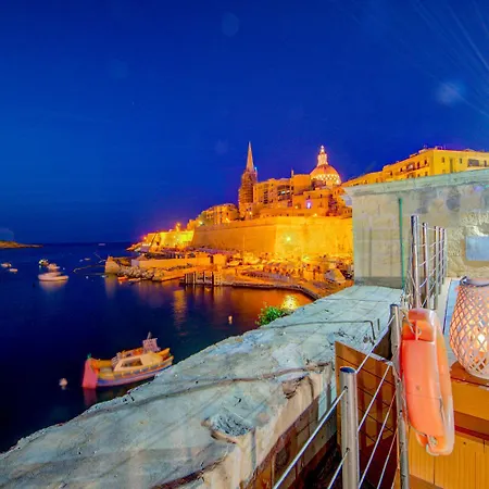 فيلة Waterfront With Pool And Jacuzzi *