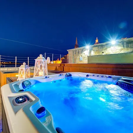 Villa Waterfront With Pool And Jacuzzi Valeta