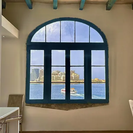 Villa Waterfront With Pool And Jacuzzi *