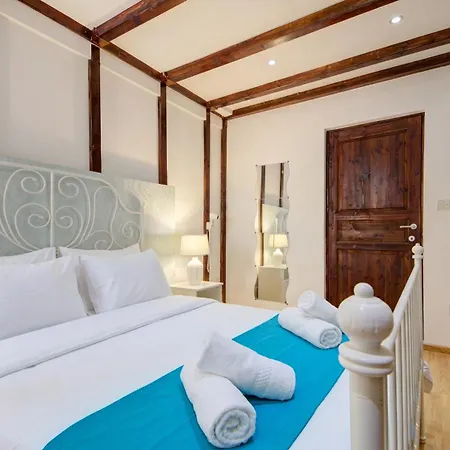 Waterfront With Pool And Jacuzzi * فاليتا