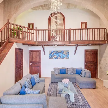 Villa Waterfront With Pool And Jacuzzi La Valette