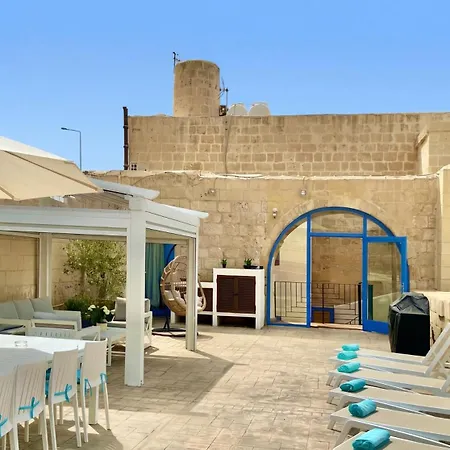 Waterfront With Pool And Jacuzzi فاليتا