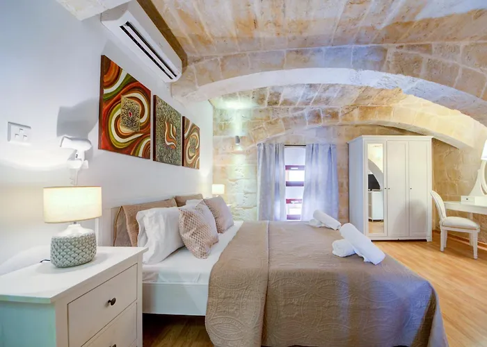 Waterfront With Pool And Jacuzzi Villa *