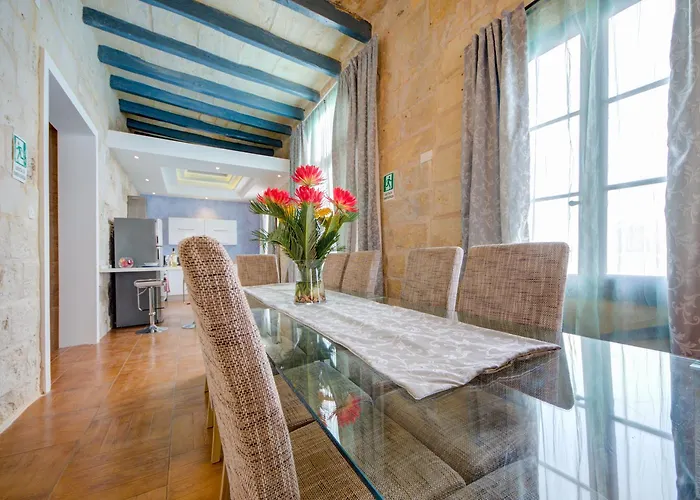 Waterfront With Pool And Jacuzzi Villa