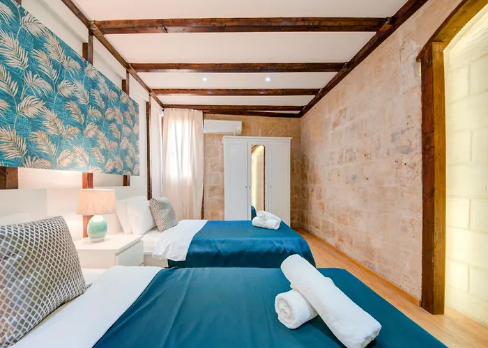 Waterfront With Pool And Jacuzzi * La Valette