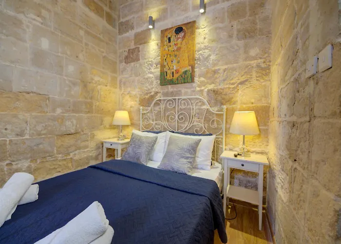 Waterfront With Pool And Jacuzzi *