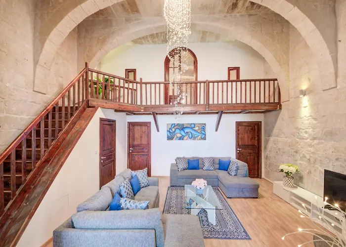 Waterfront With Pool And Jacuzzi * La Valette