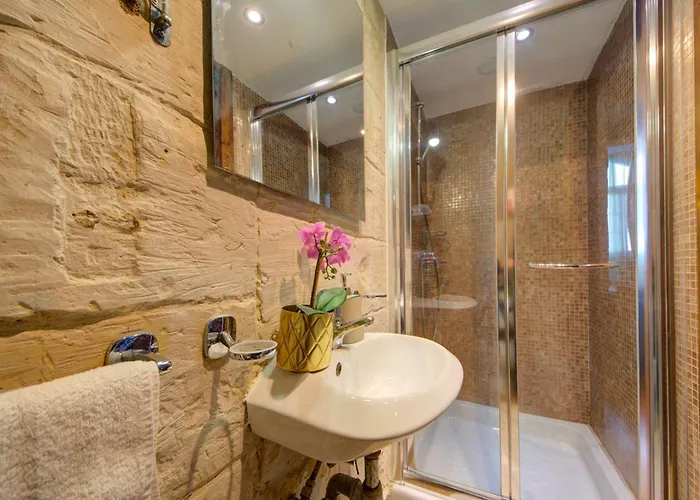 Waterfront With Pool And Jacuzzi