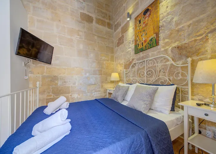 Waterfront With Pool And Jacuzzi * La Valette