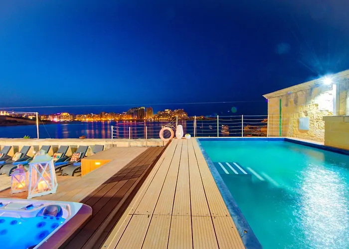 Villa Waterfront With Pool And Jacuzzi *