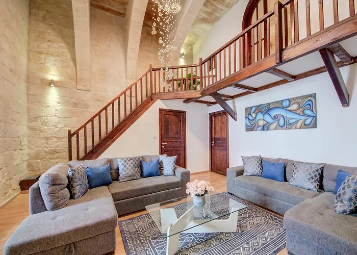 Waterfront With Pool And Jacuzzi *