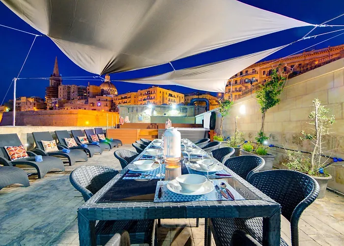 Waterfront With Pool And Jacuzzi Villa