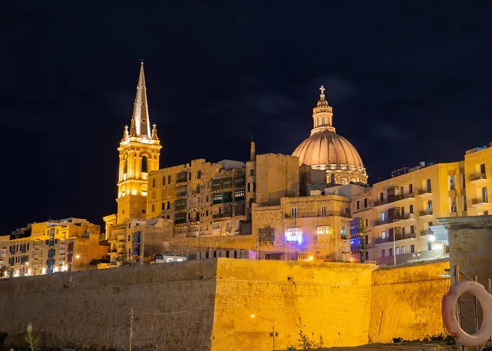 Villa Waterfront With Pool And Jacuzzi *